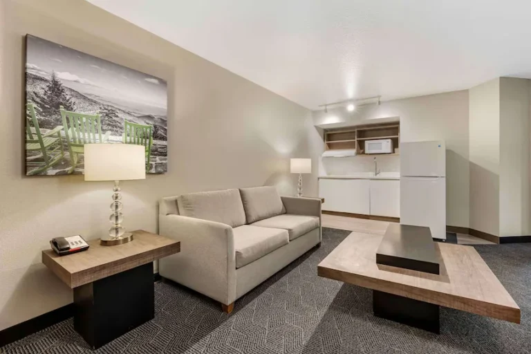 Compare Extended Stay Amenities: A Definitive Strategic Guide